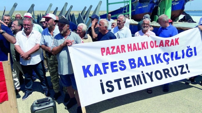 Zelek Balıkçı Köyü’nde kafes balıkçılığı tepkisi: “Deniz bizim ekmeğimiz”